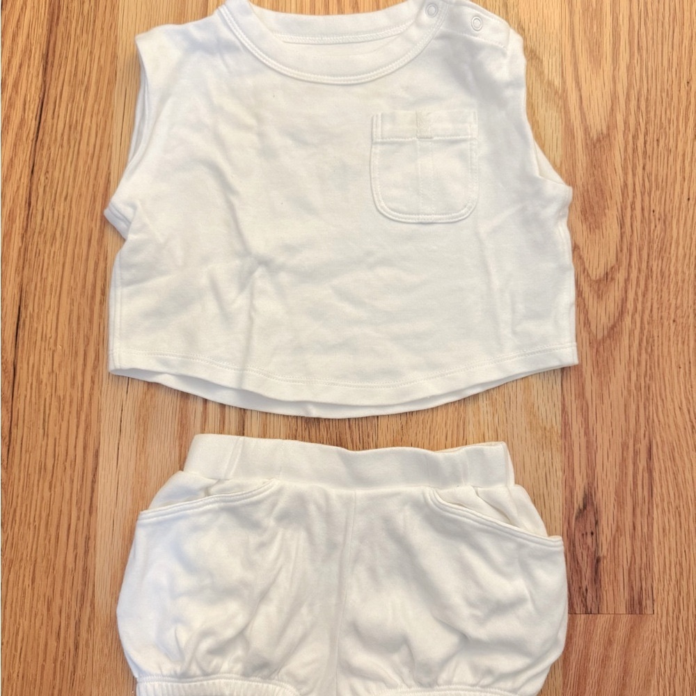 Banana Republic Baby ultra soft short and Sleeveless Top Set 3-6 month baby